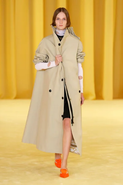 Look 12